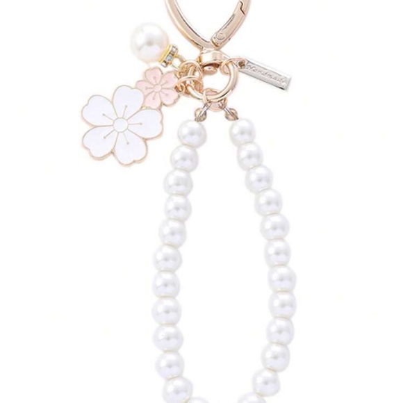 Faux pearl, flower charm and rhinestones keychain or bag charm - Picture 3 of 3